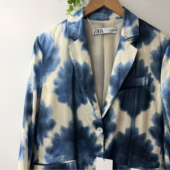 Zara NWT Blue White Blue Satin Tie Dye Artsy Printed Blazer Blogger’s Favorite - Picture 2 of 10